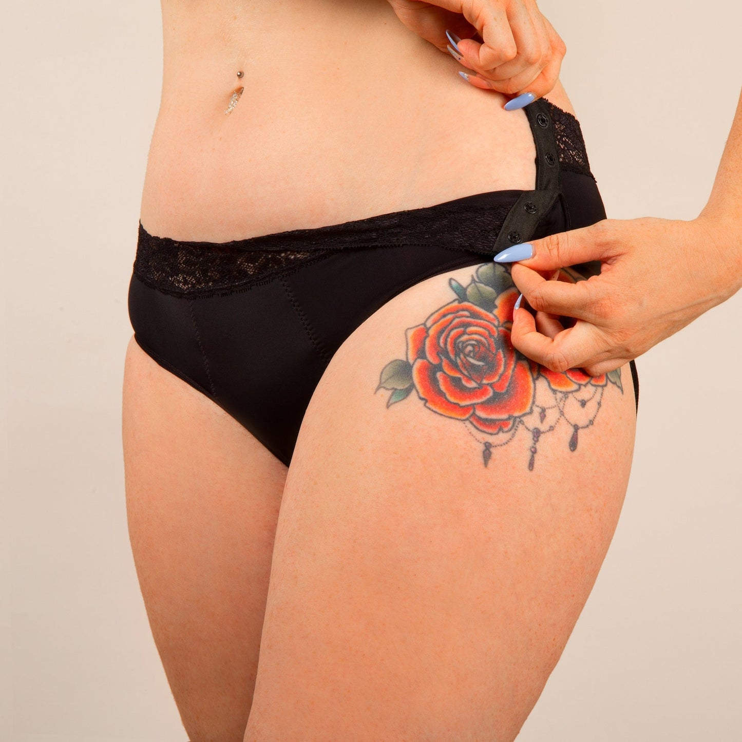 Braga menstrual desmontable Aitana negra y encaje