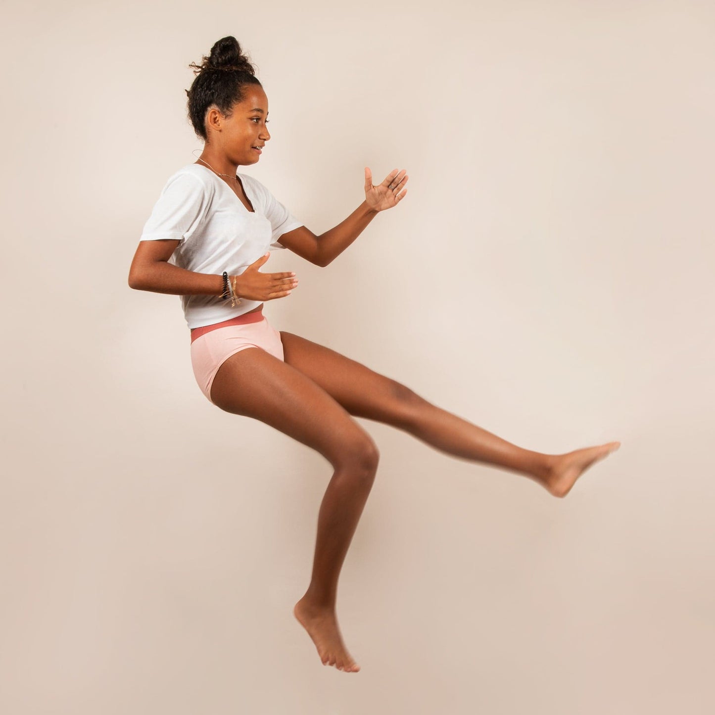 braguita menstrual ado Sara rosa salto